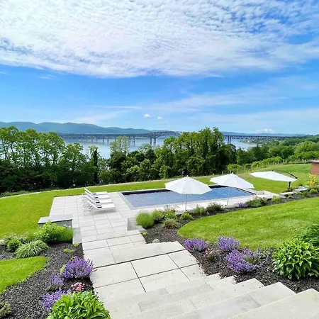 Hudson House Villa
